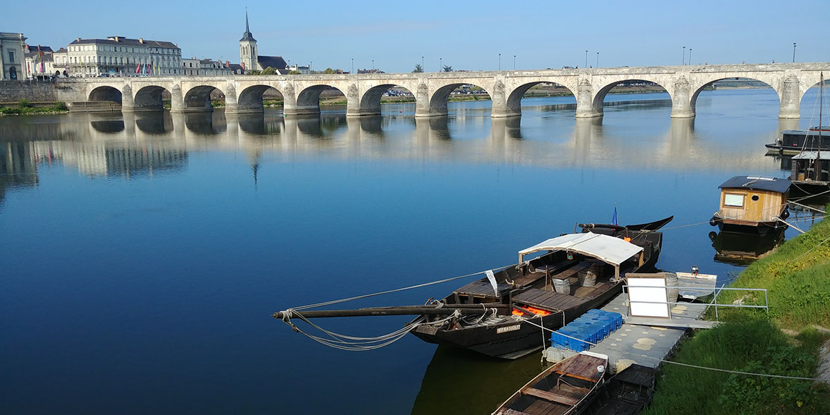 Brücke über Loire in Saumur